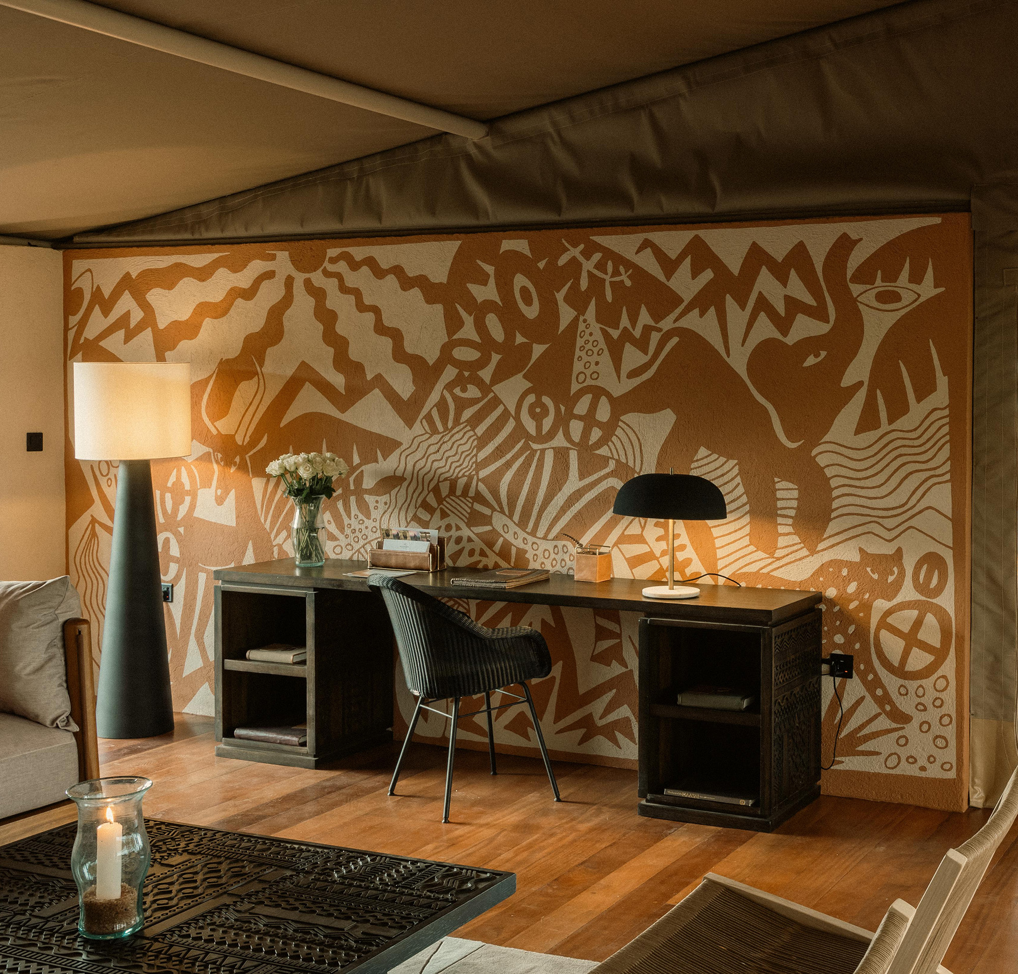 resort room desk